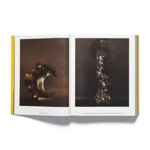 Acne Paper nummer 20 | Golden